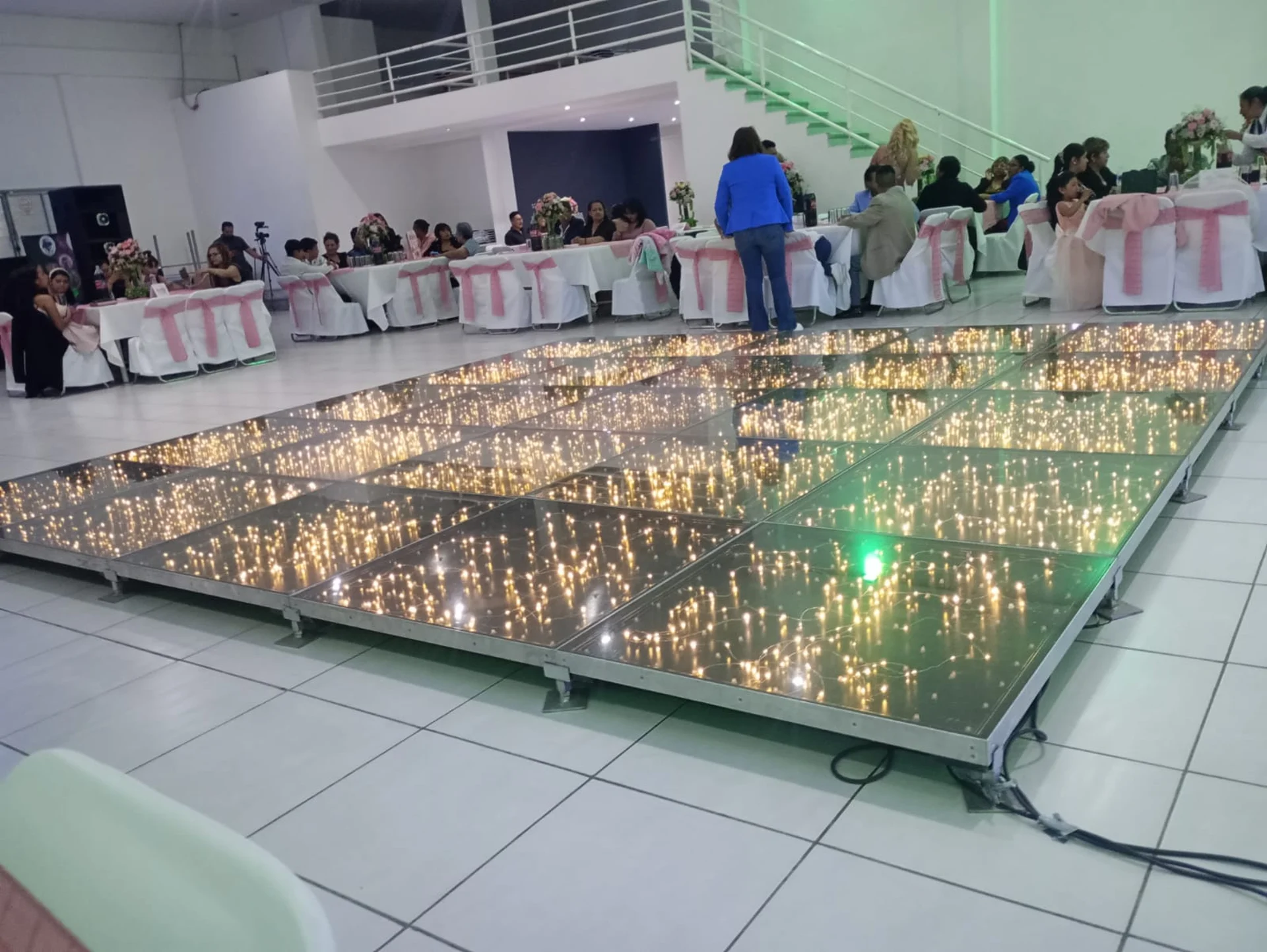 Pista de baile LED instalada por Disco Mix Baccarat